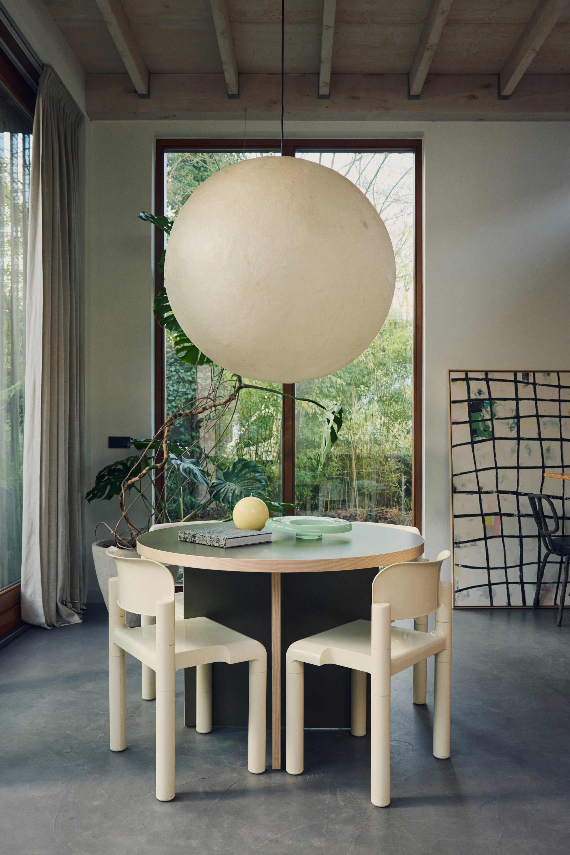 Round Dining table - Forest