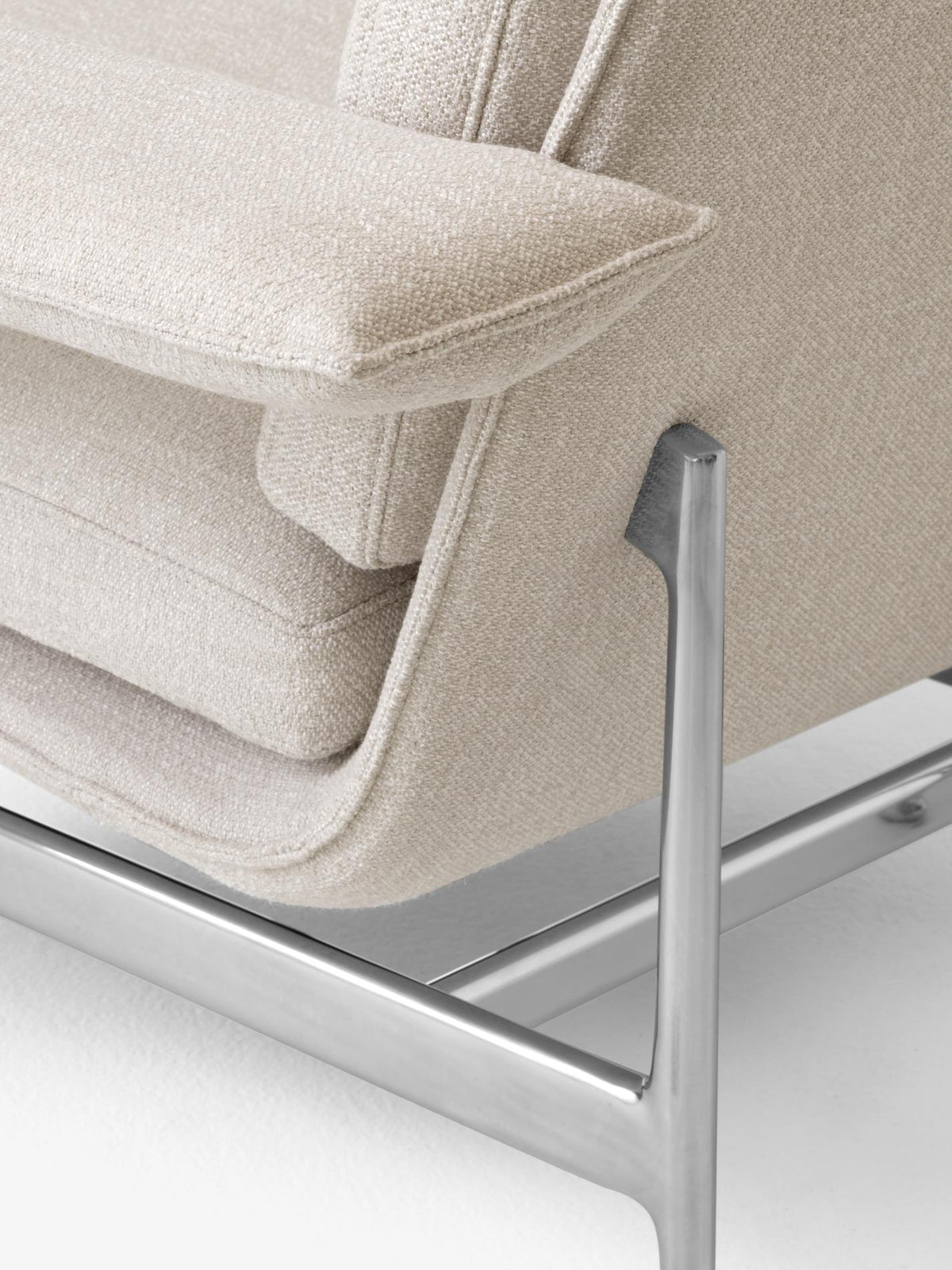 Meantime AV29 Lounge Chair - Polished Aluminium legs