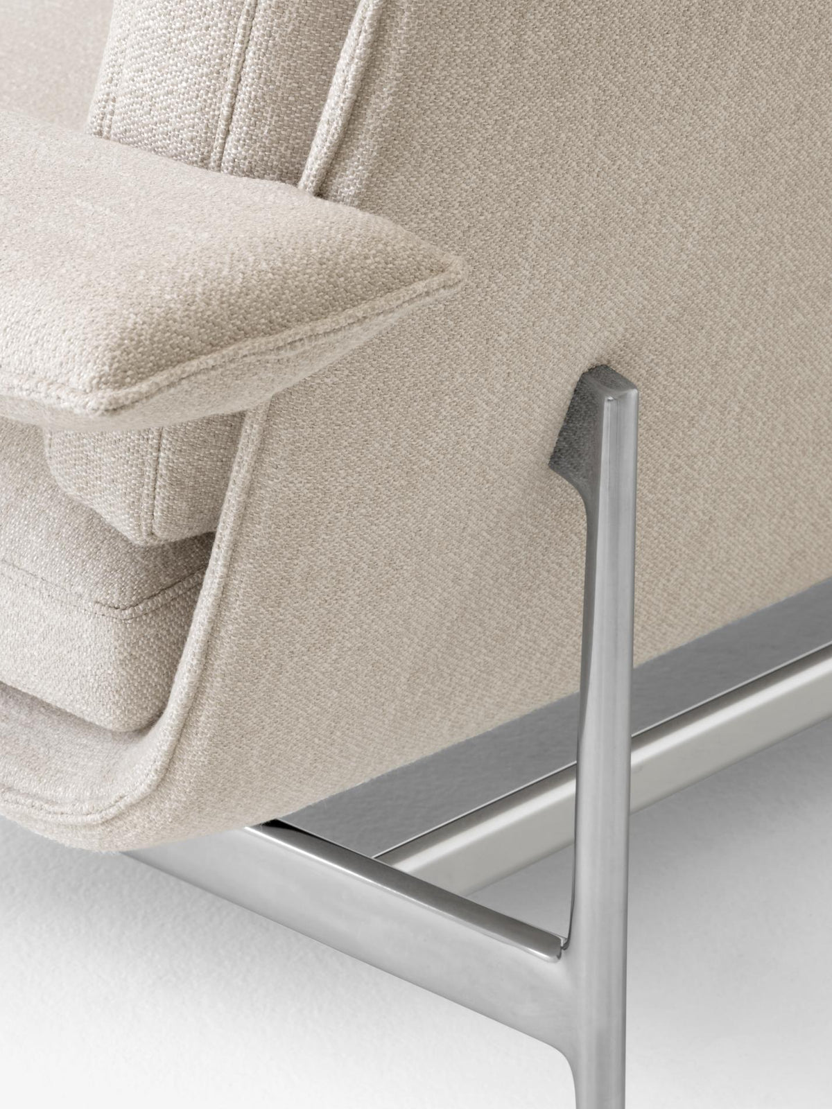 Meantime AV30 2-seater sofa - Polished Aluminium legs
