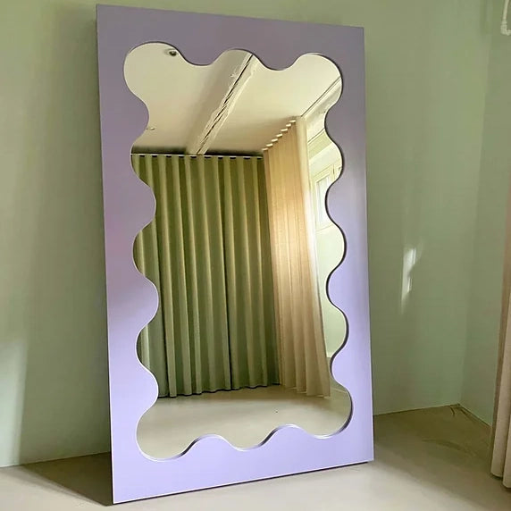 Curvy Mirror