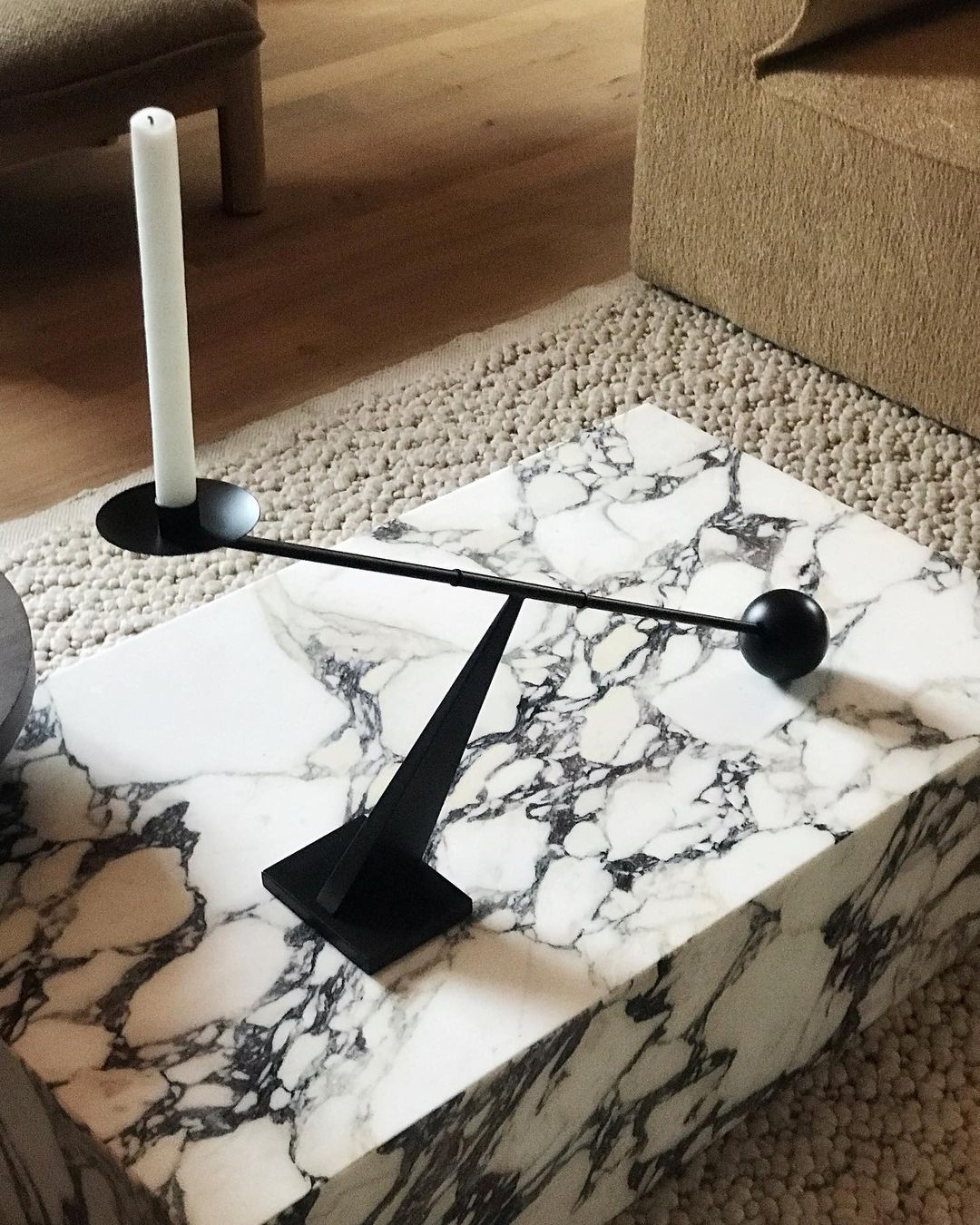 Plinth joasă - Calacatta viola