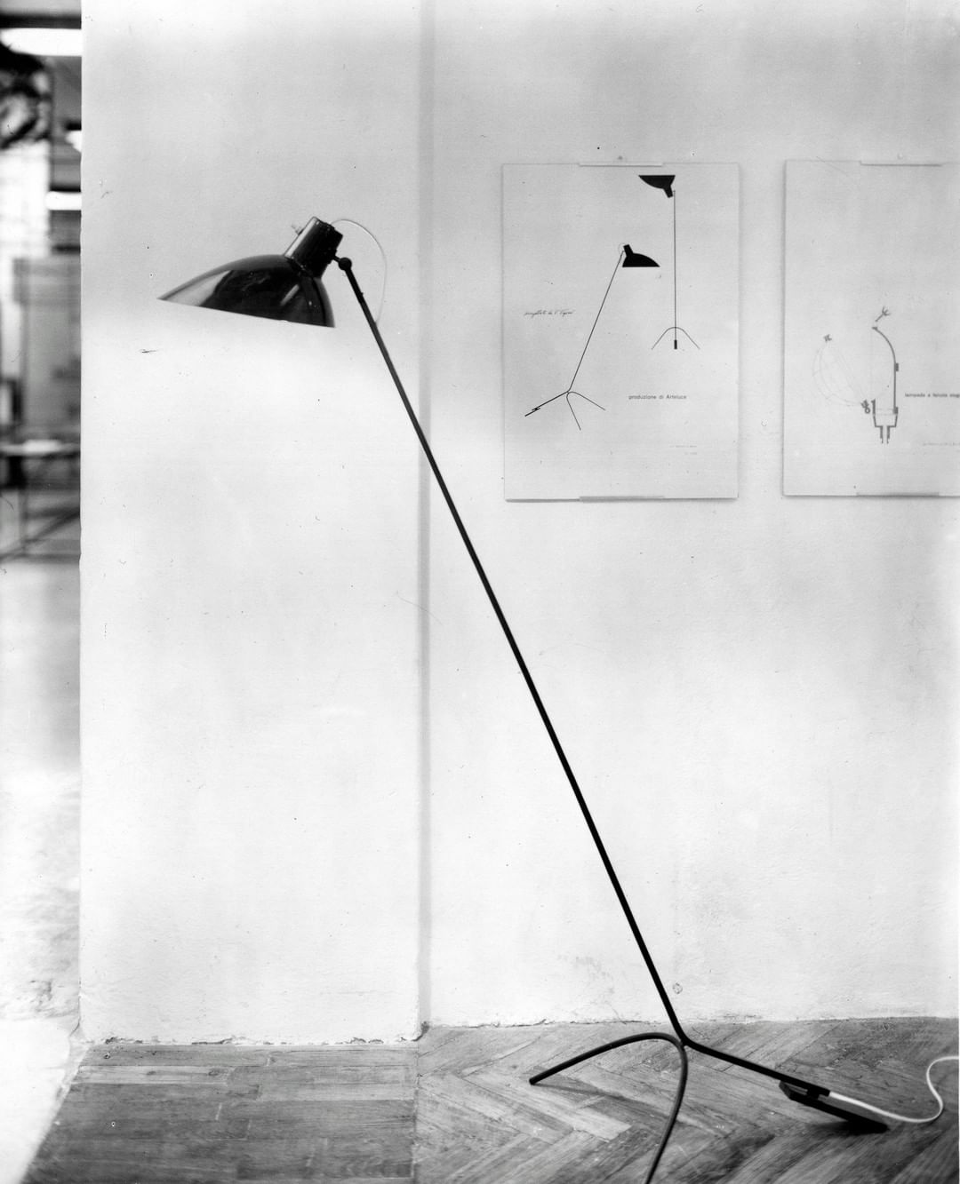 Lampadar VV Cinquanta - Structură neagră, reflector negru