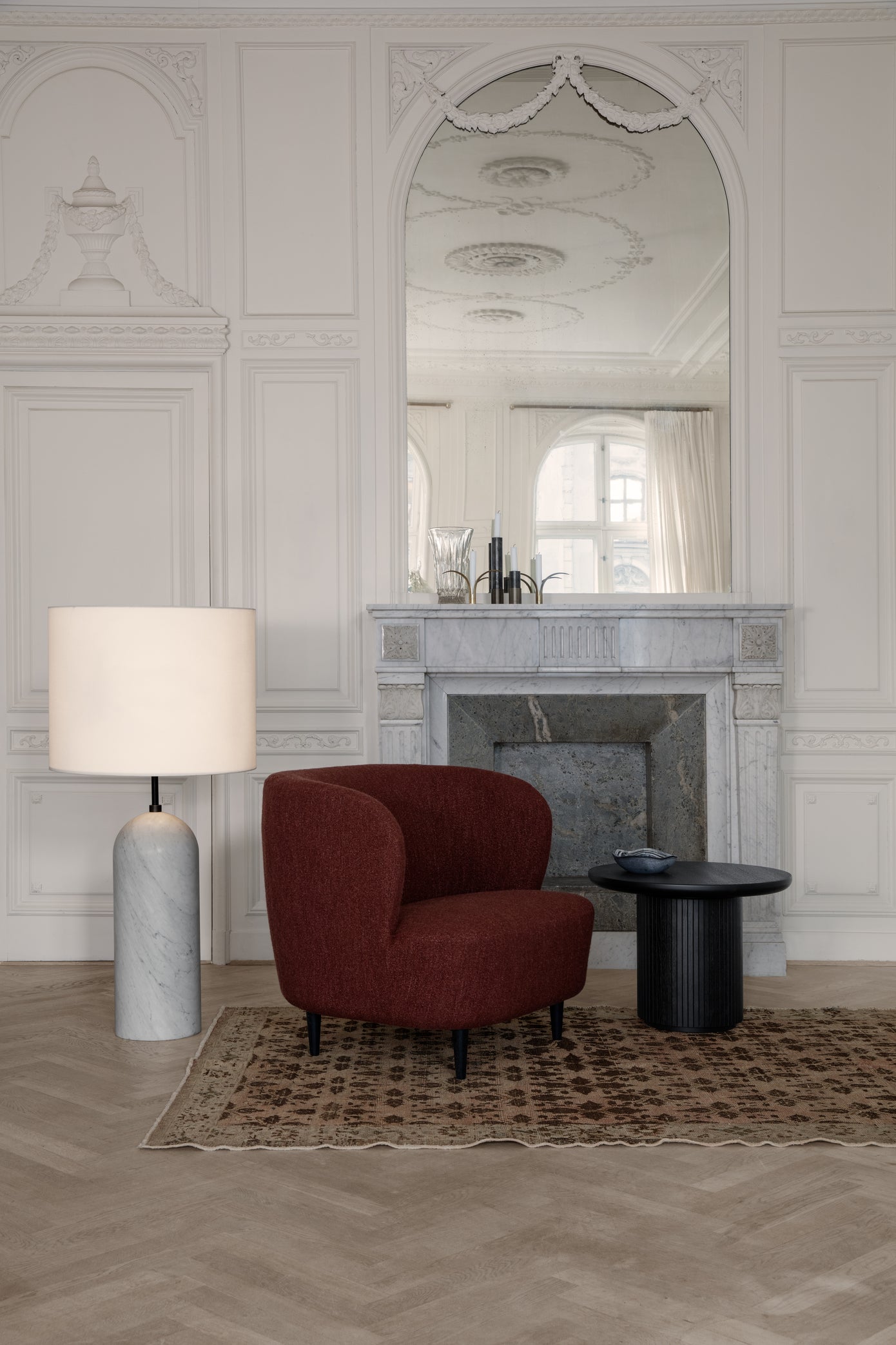 Masuta de Cafea Moon Rotundă - Brown / Black Stained Veneer Oak Lacquered