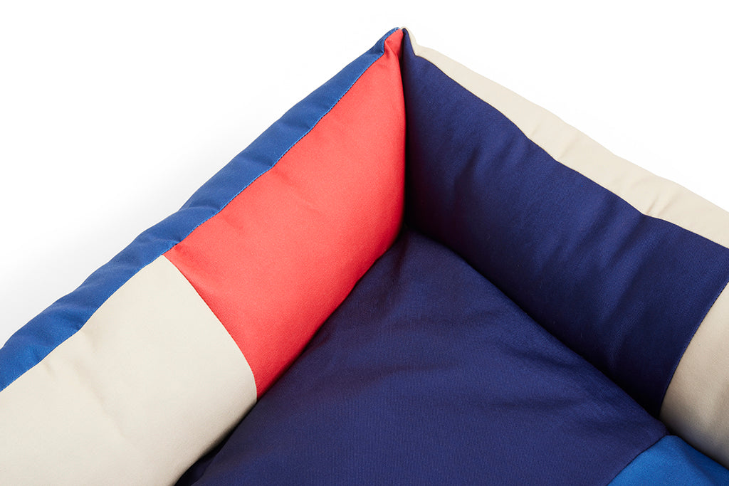 Pat pentru caini HAY- Mediu - Red, Blue