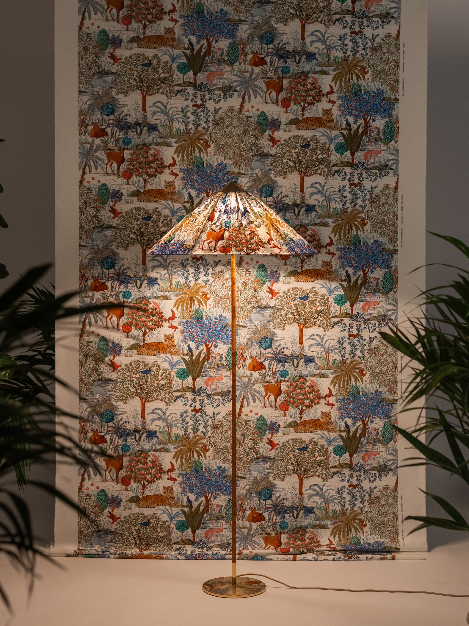 Lampadar 9602 - Ediție Limitată Pierre Frey