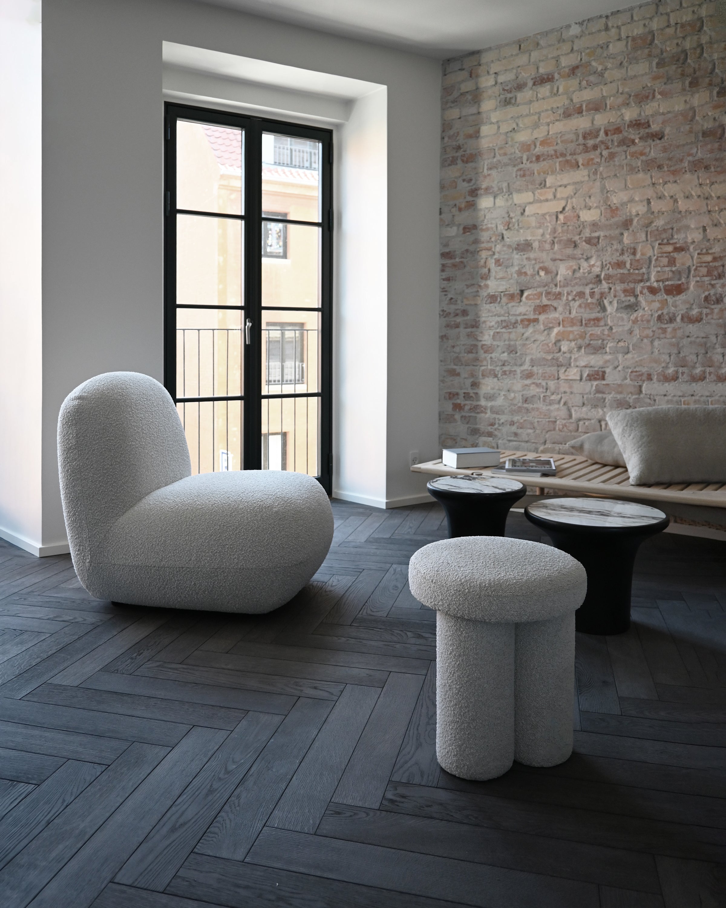 Trumpet Table, Low - Calacatta