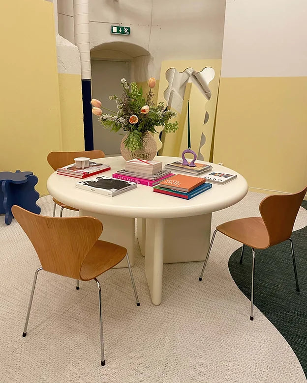 Chunky Round Table