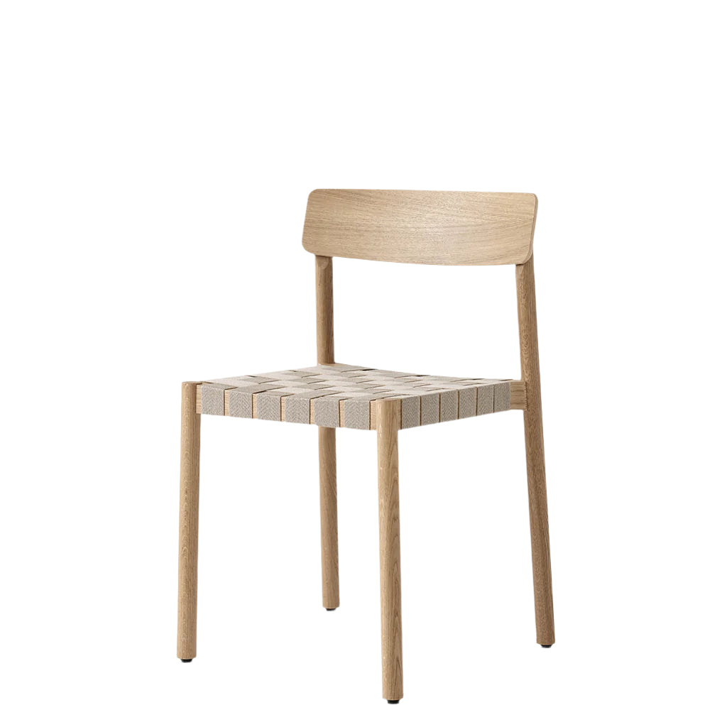 Betty TK1 Stackable chair - Oak w. natural linen